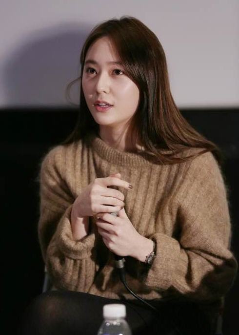 野日集邮是怎么回事 yeri野日跟多少明星发生关系 野日集邮是怎么回事 yeri野日跟多少明星发生关系