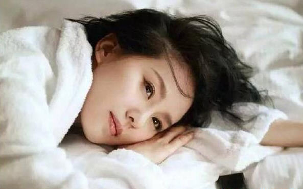 刘诗诗浴袍出境写真欣赏 刘诗诗浴袍出境写真欣赏