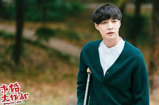 张艺兴戴眼镜壁纸,张艺兴戴眼镜高清图片大放送 张艺兴戴眼镜壁纸,张艺兴戴眼镜高清图片大放送